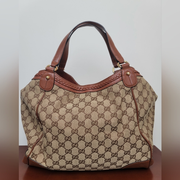 Gucci Beige and Brown Logo Shoulder Bag - Picture 3 of 17